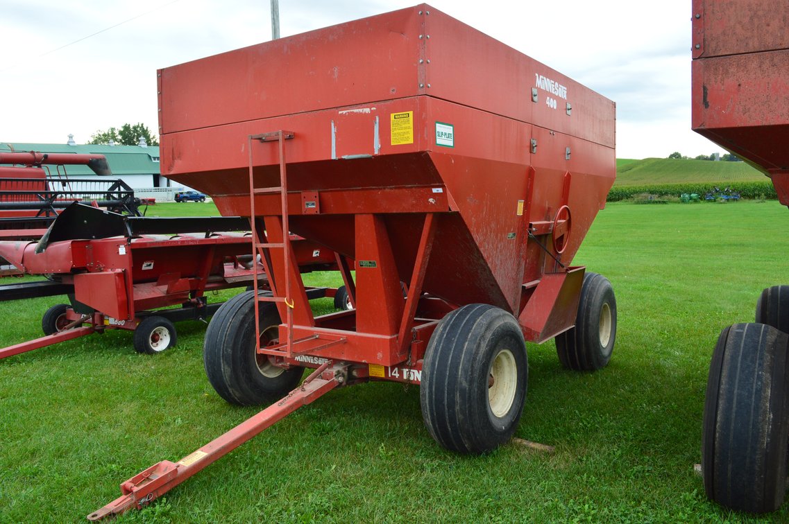Minnesota 400 Gravity Wagon
