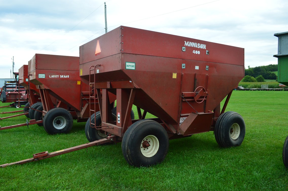 Minnesota 400 Gravity Wagon