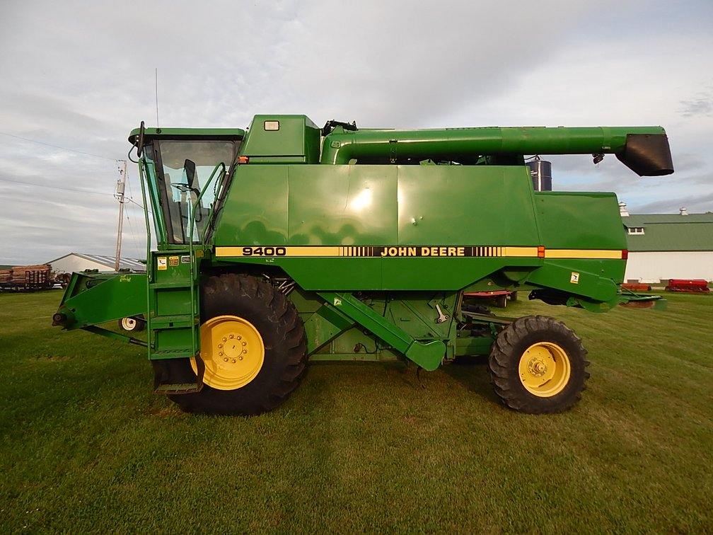 John Deere 9400 Combine