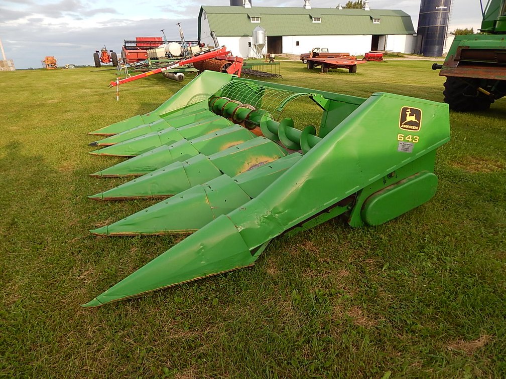 John Deere 643 Corn Head
