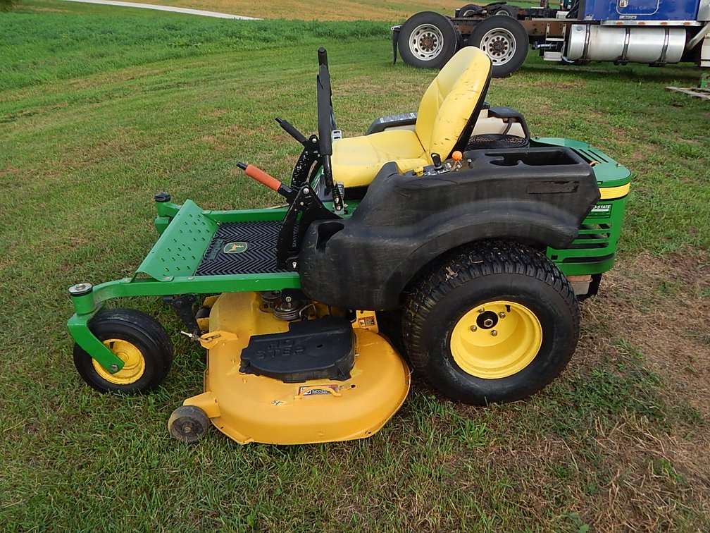John Deere Z445 Zero Turn Lawn Mower