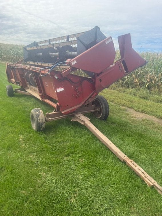 Off-Site (Hartford, WI):  I.H. 820 Grain Platform w/Cart