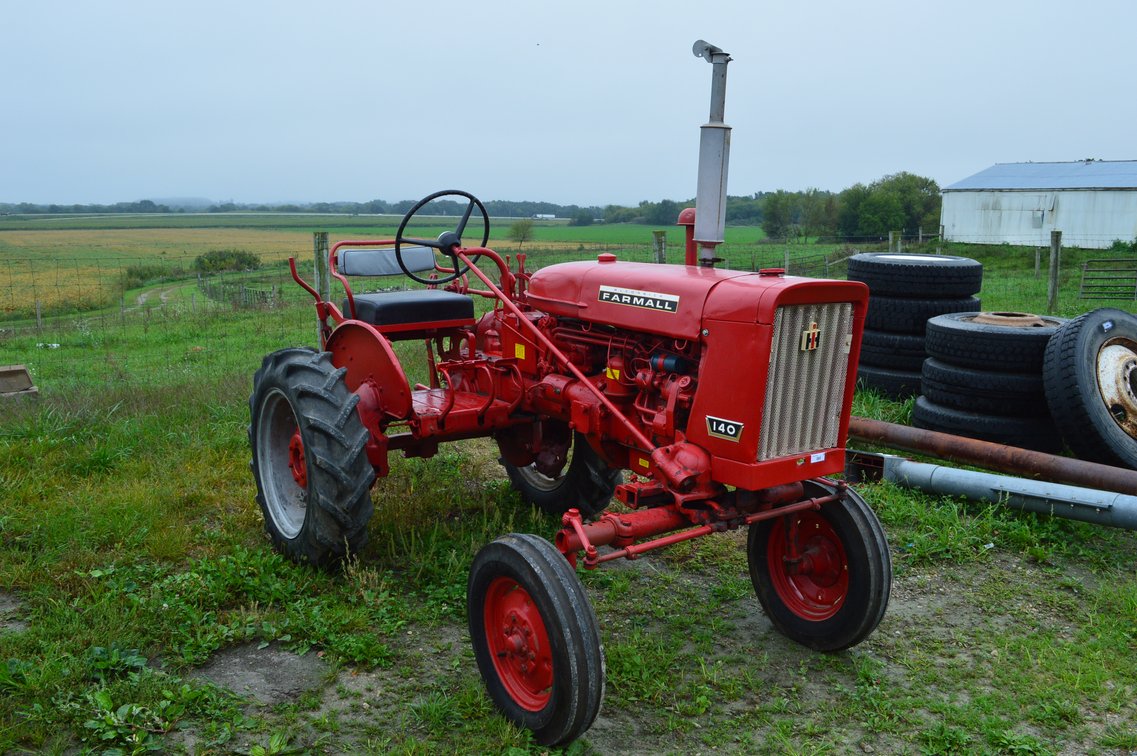 McCormick Farmall 140
