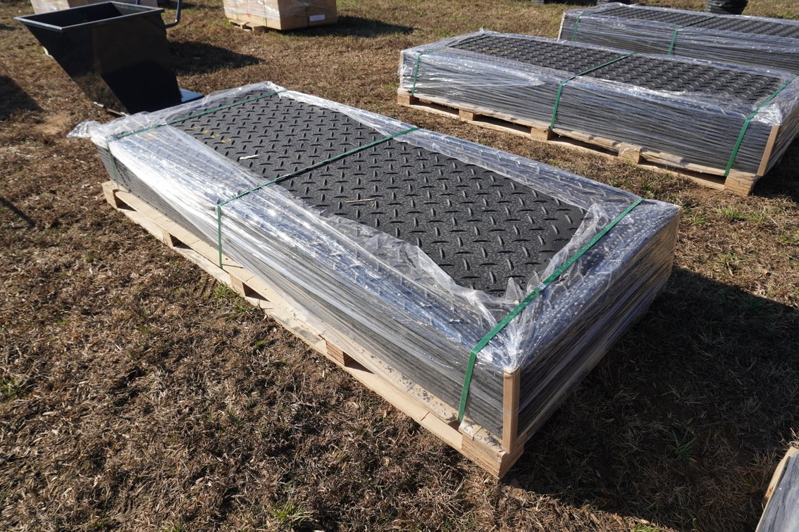 15-PLASTIC MATS