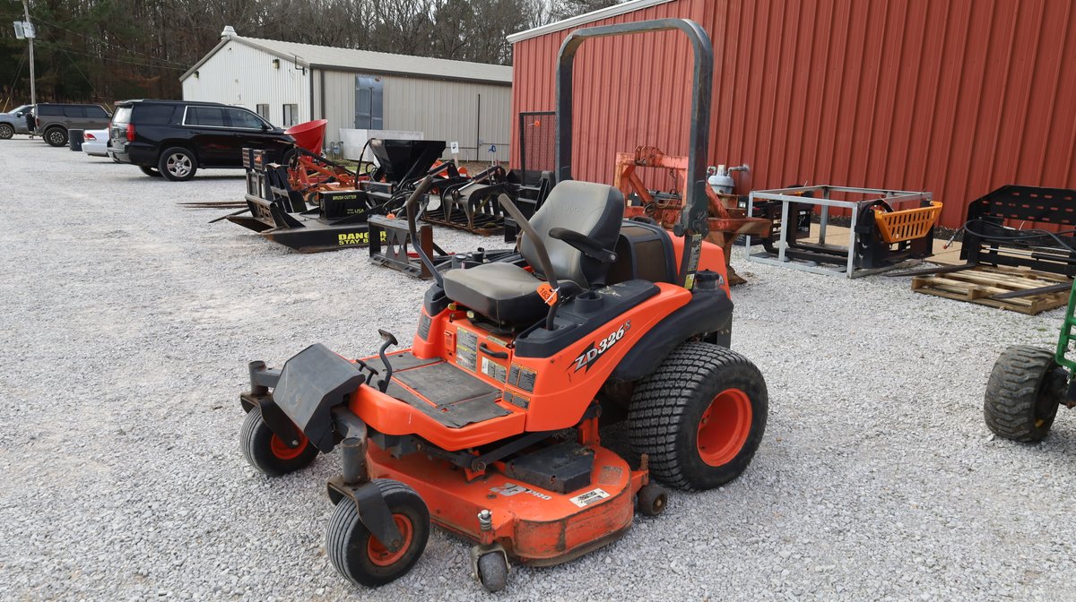 Kubota ZD326s