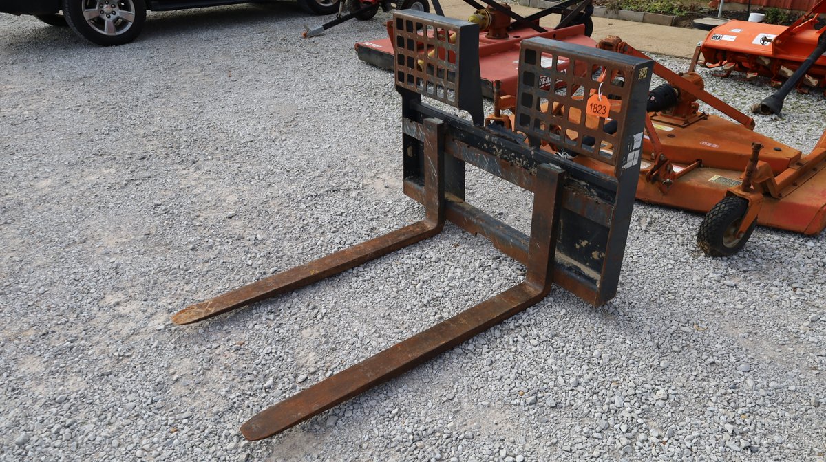 Pallet Forks Skid Steer Attach