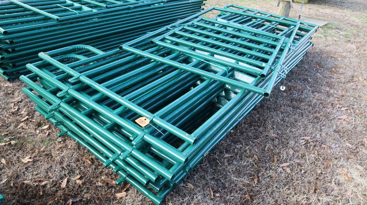 12ft Panels 12 Total, 1 Bow Gates