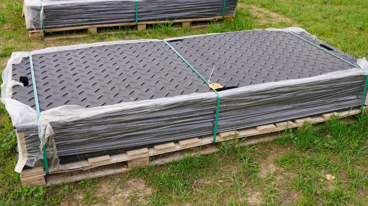 Hard Plastic 3x8