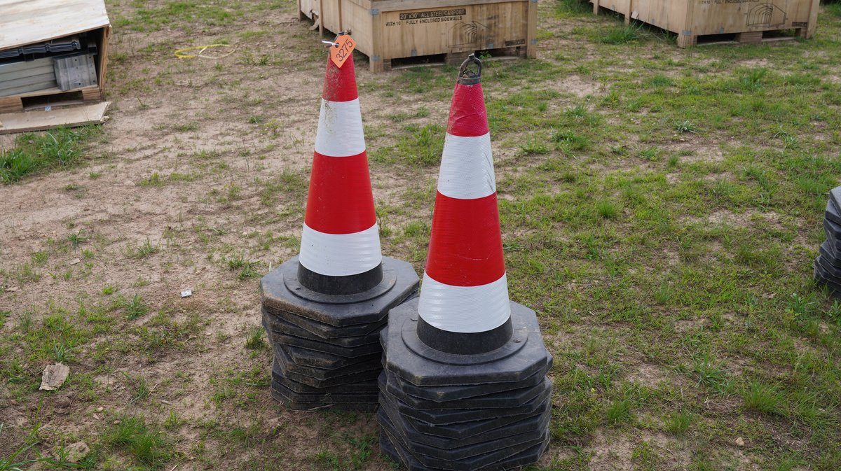 Traffic Cones 28"