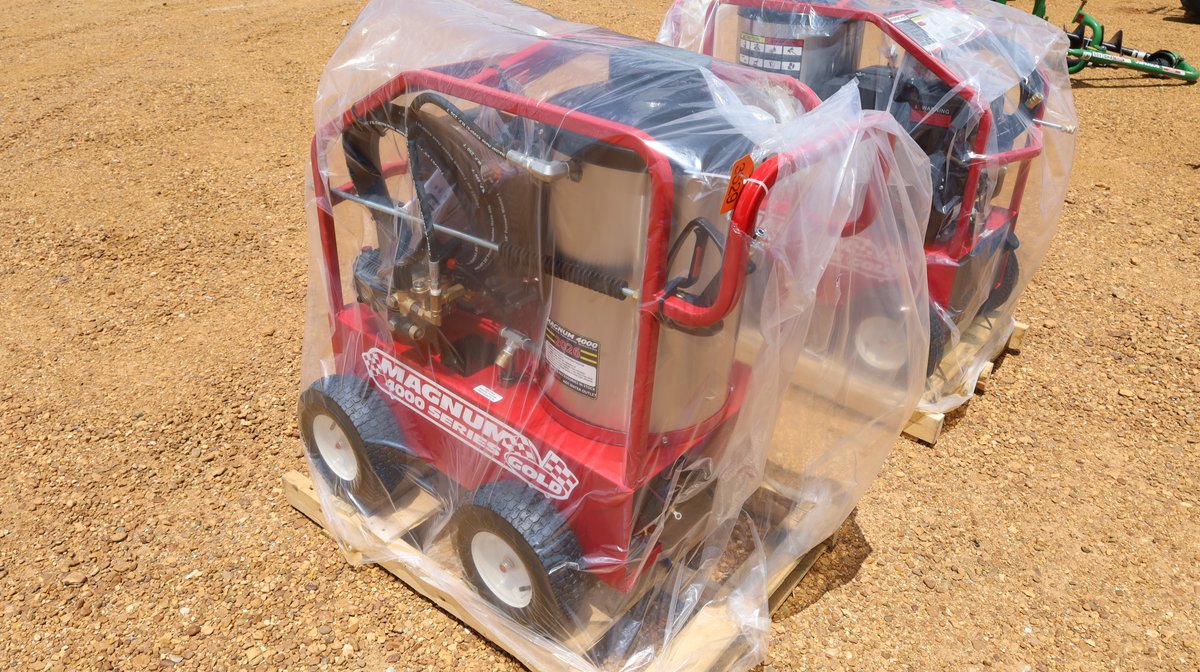 Magnum Pressure Washer