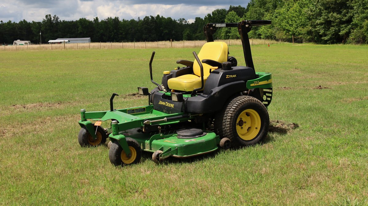 JOHN DEERE 757