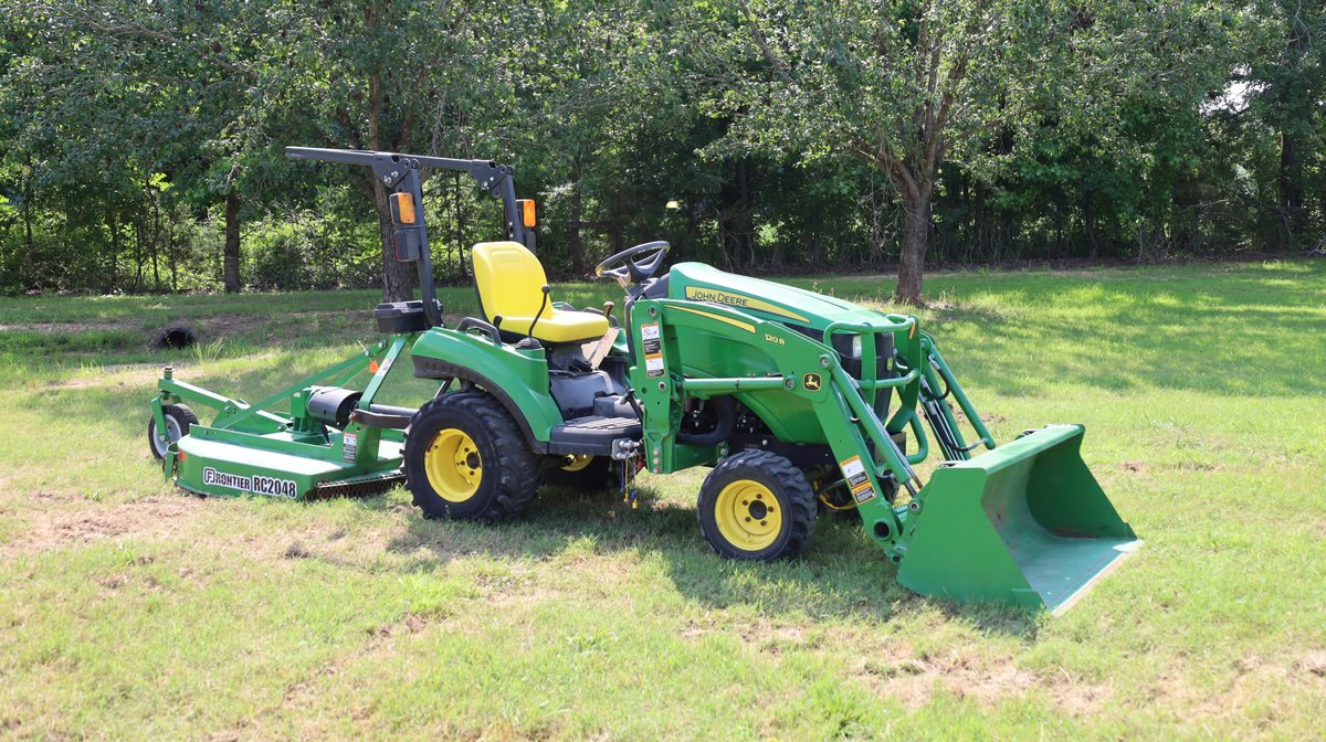 John Deere 1023E