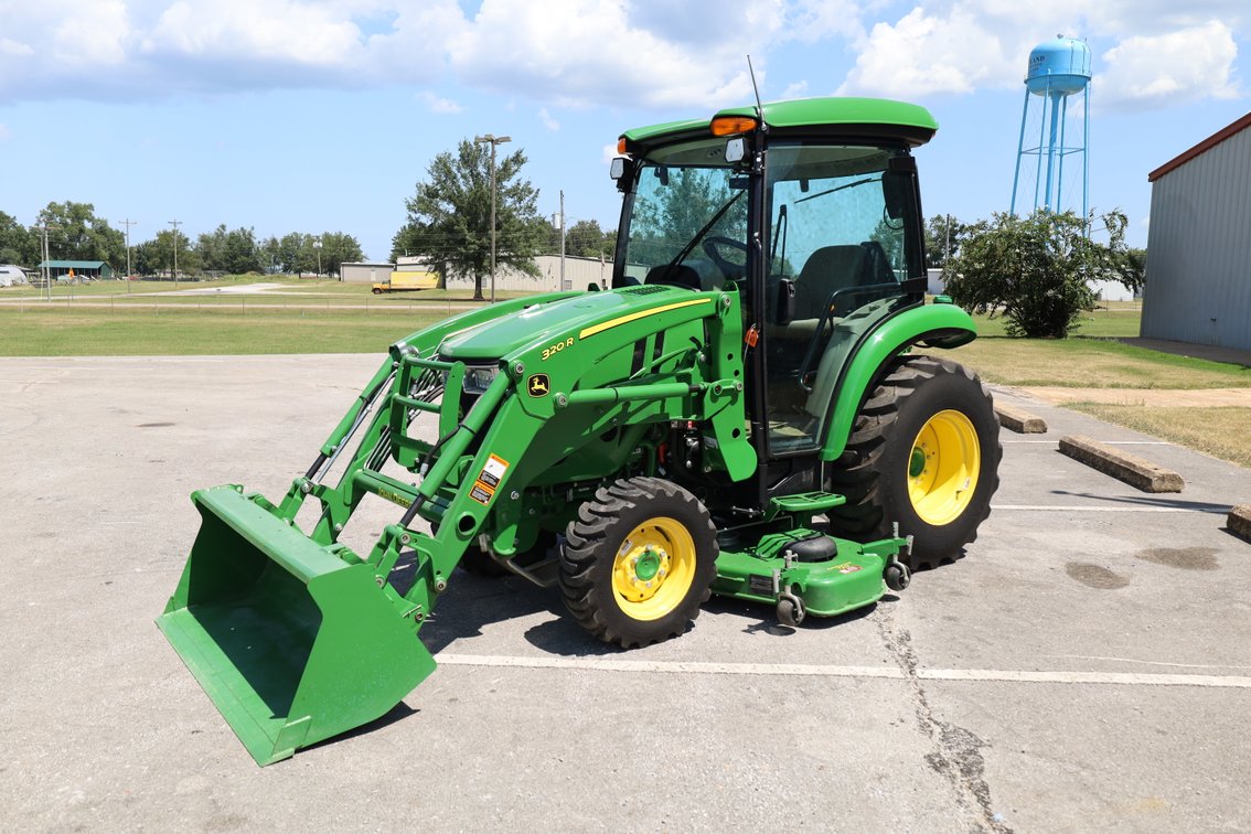 John Deere 3039R