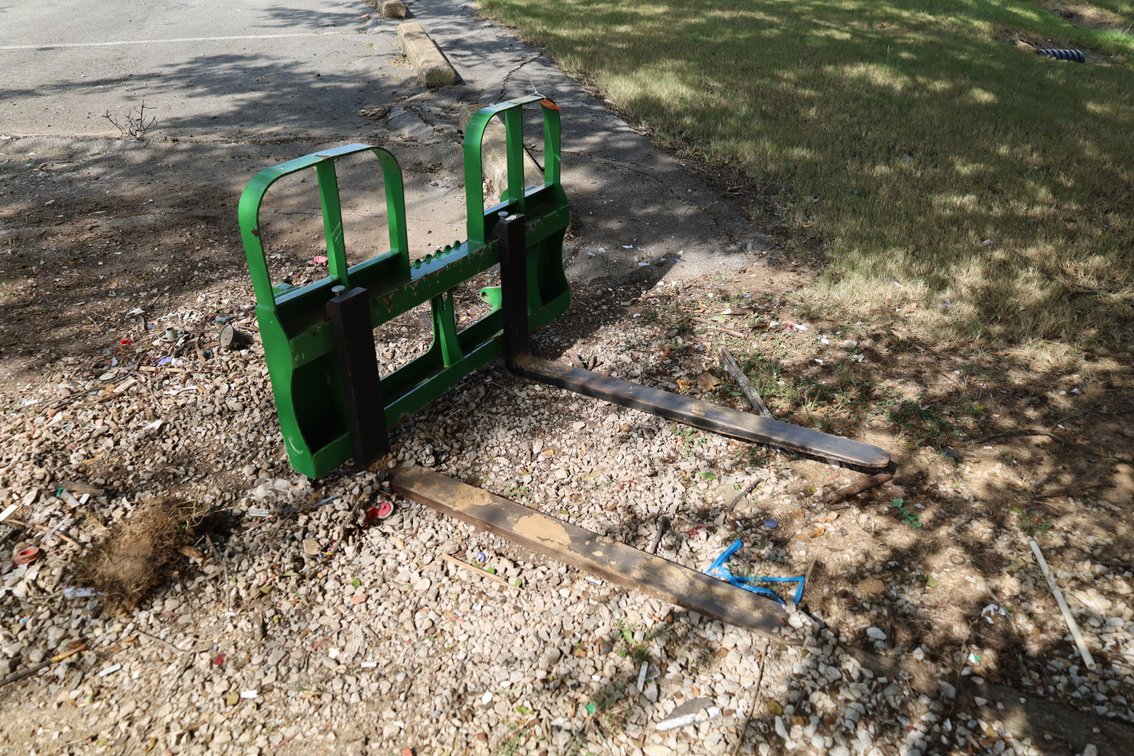 Pallet Forks  Global Attach