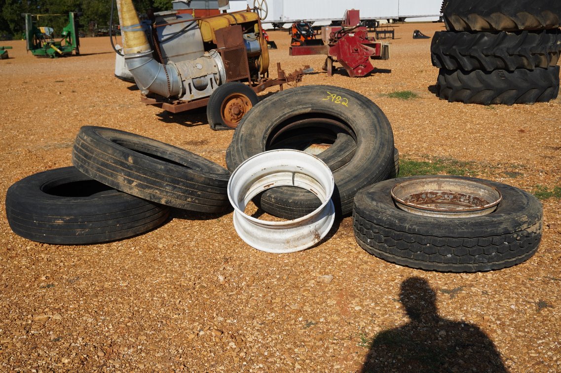 Truck Tires 24.5