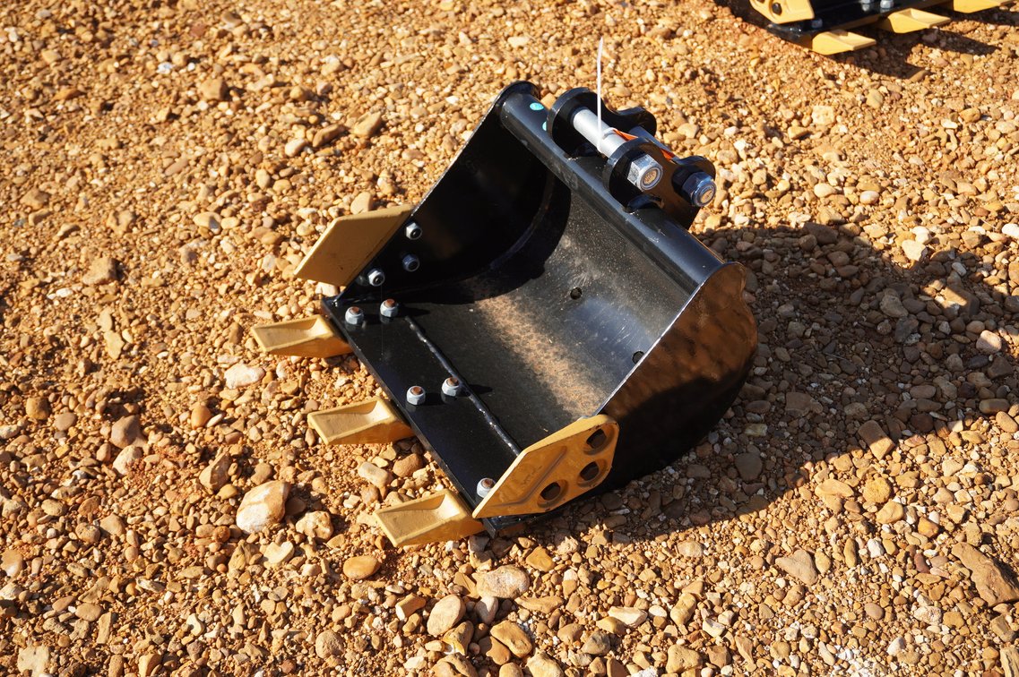 SDLANCH Bucket