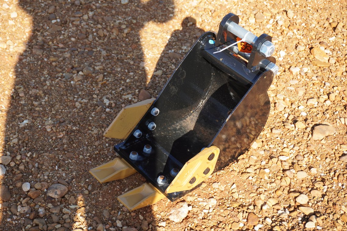 SDLANCH Bucket