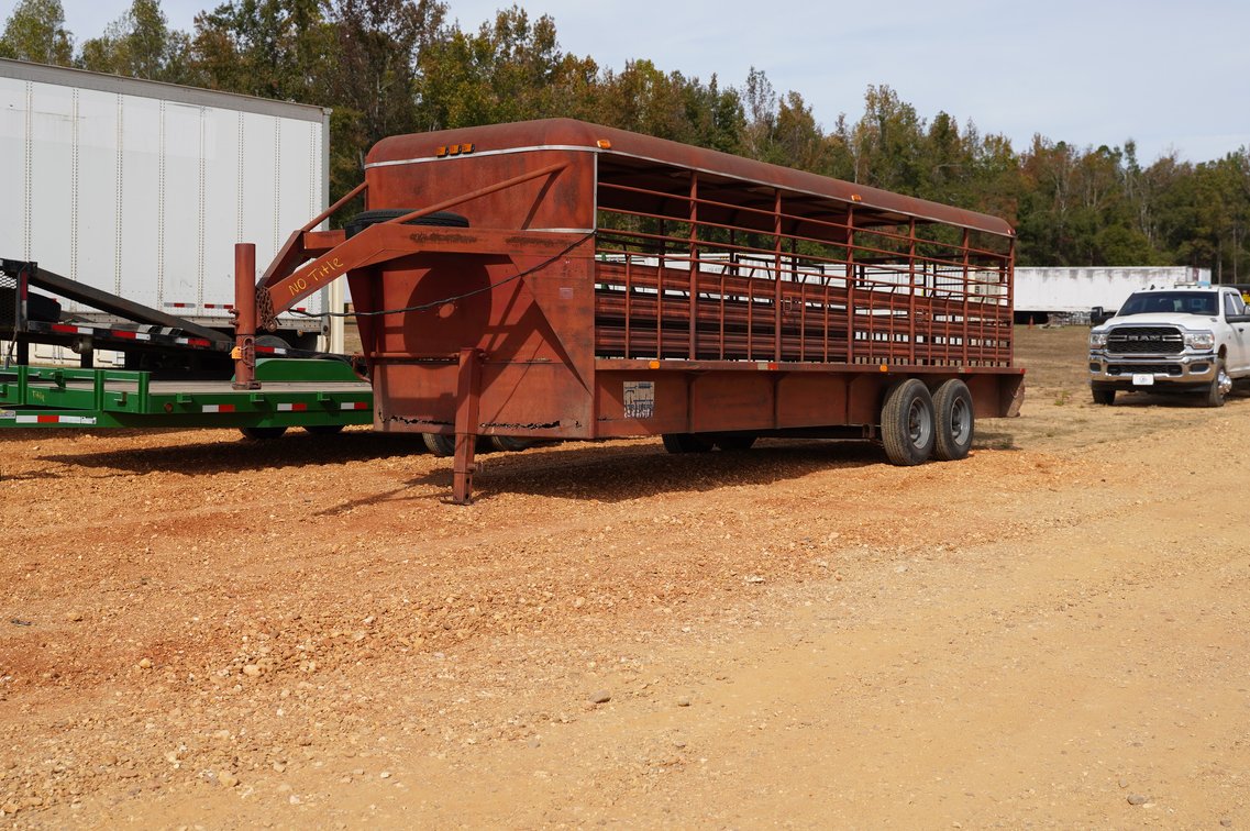 Neckover Cattle Trailer