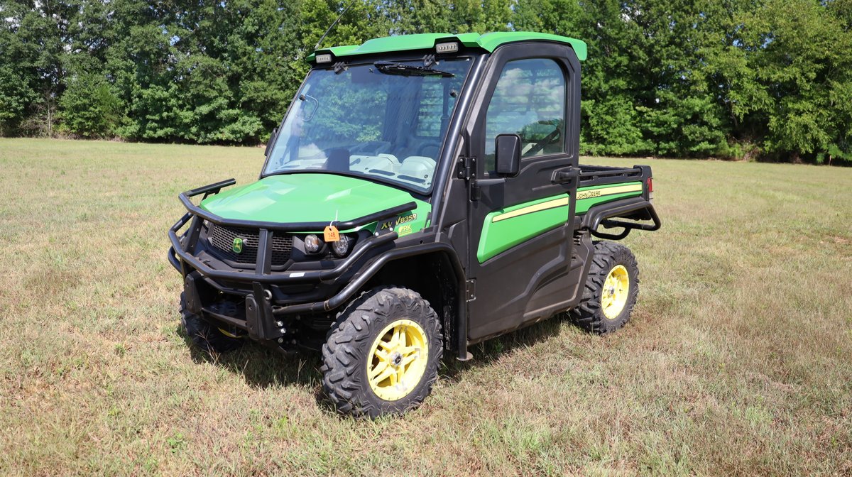 John Deere 835R