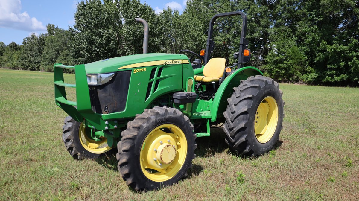 John Deere 5075E