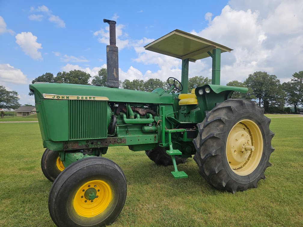 John Deere 4520