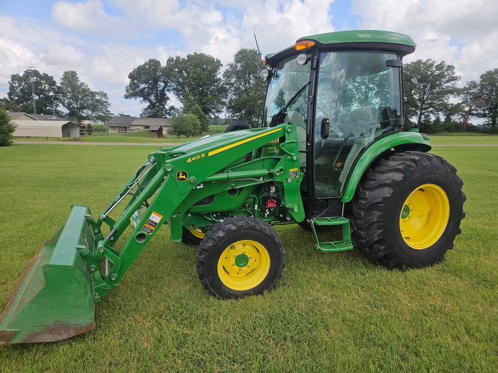 John Deere 4044R
