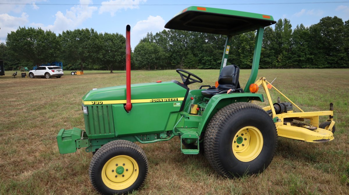 John Deere 790