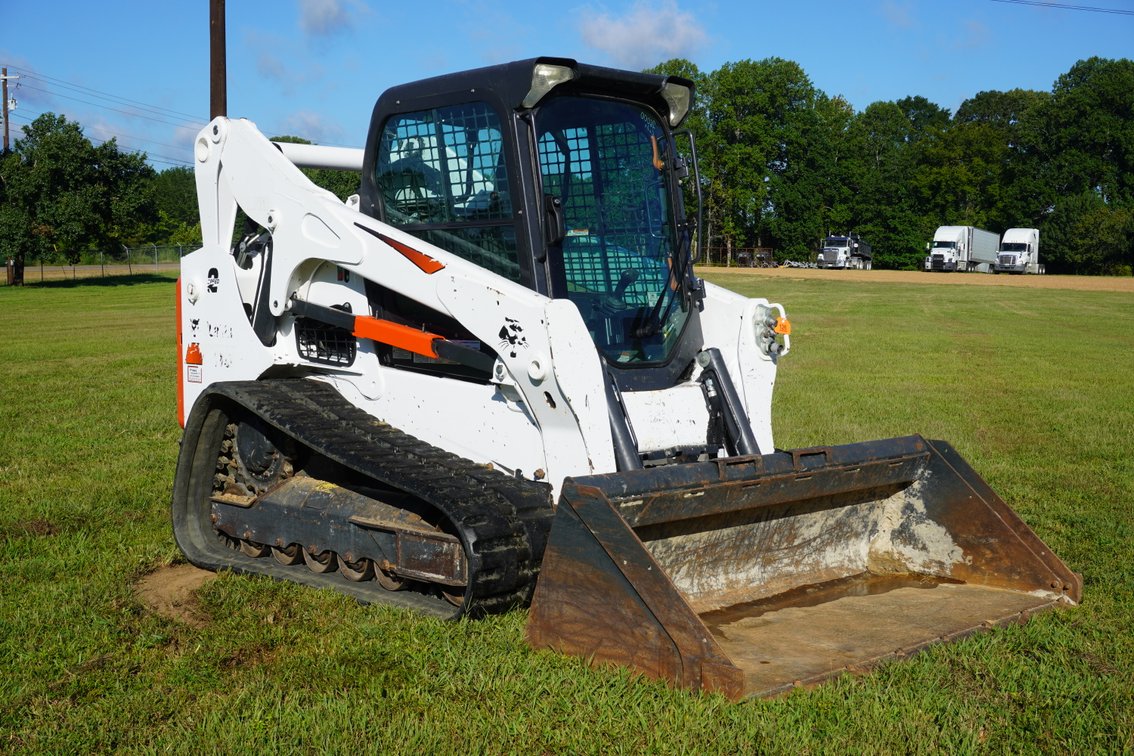 Bobcat T740