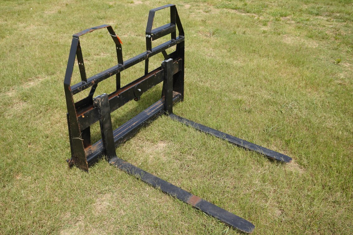 JD Pin On Pallet Forks