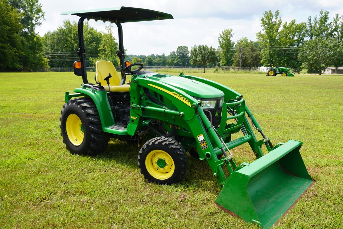 John Deere 3033R