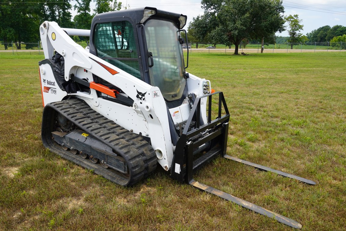Bobcat T-740