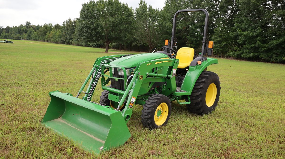 John Deere 3035D