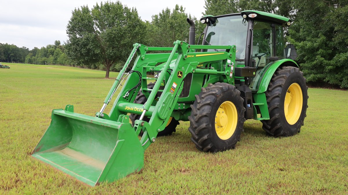 John Deere 5100M