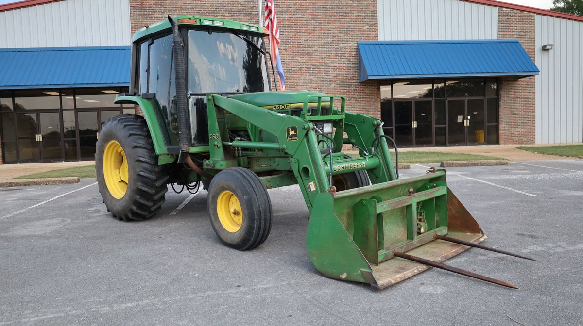 John Deere 6400