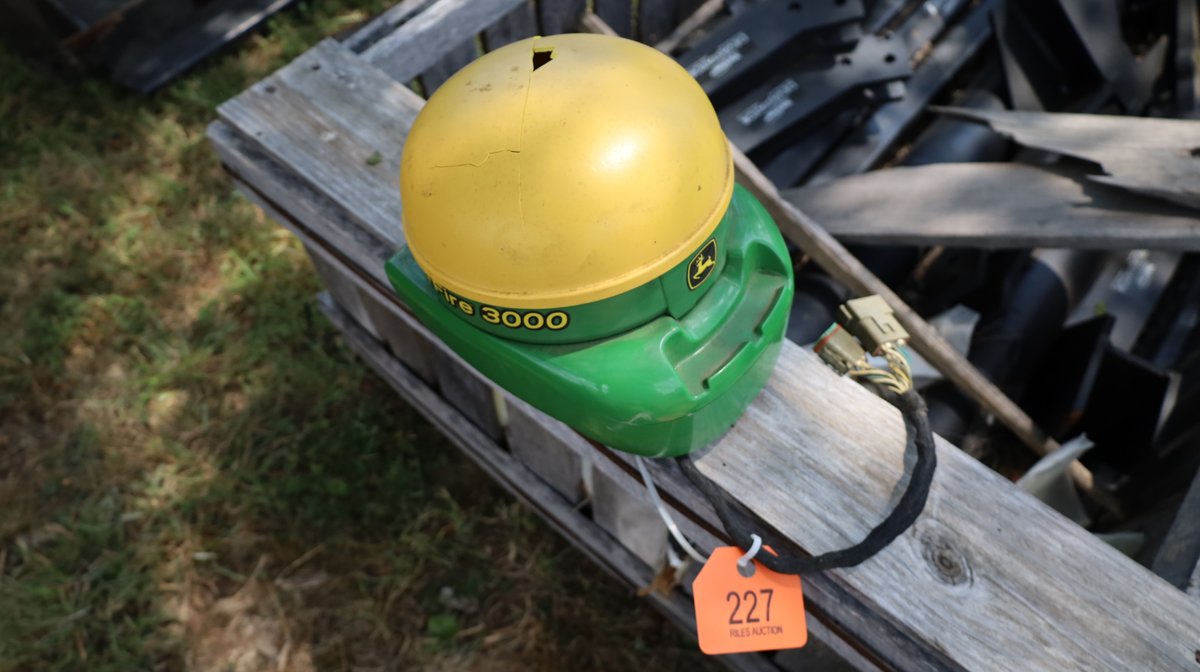 John Deere 3000