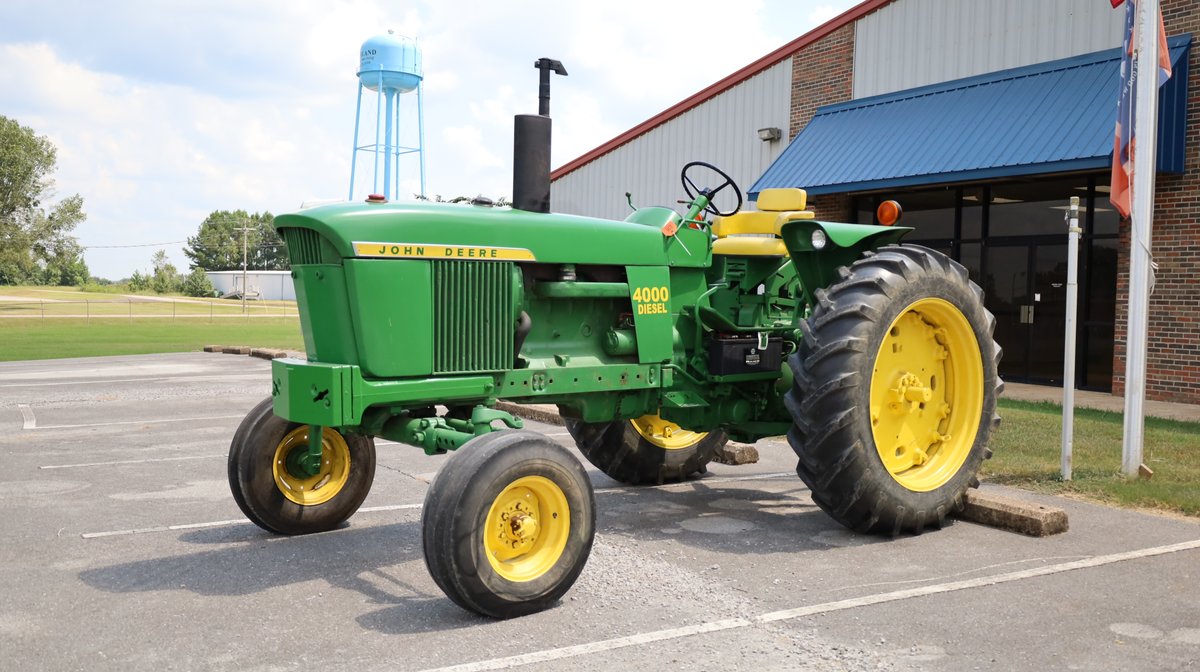 John Deere 4000
