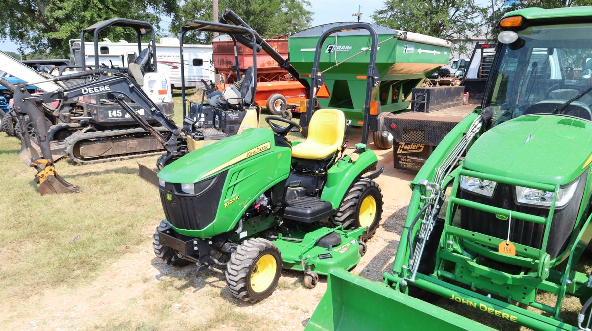 John Deere 1023E