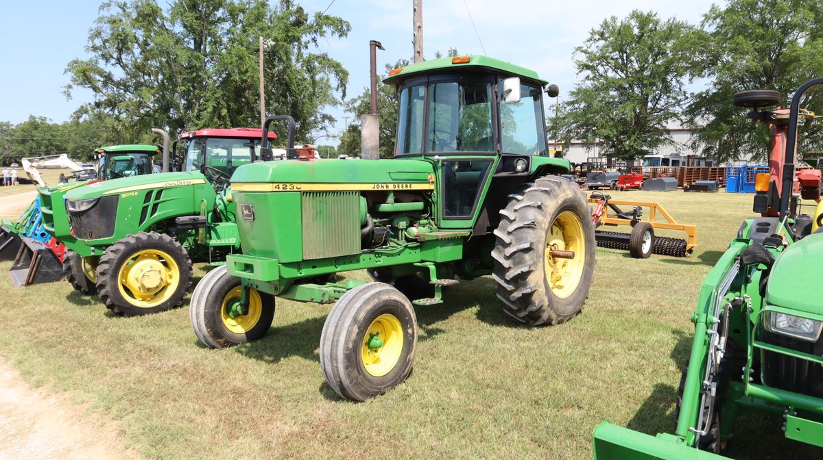 John Deere 4230