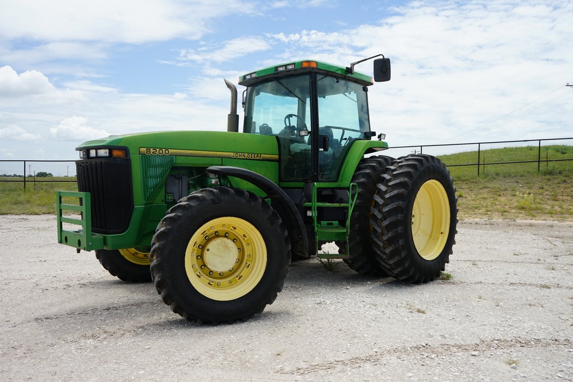 John Deere 8200 Tractor