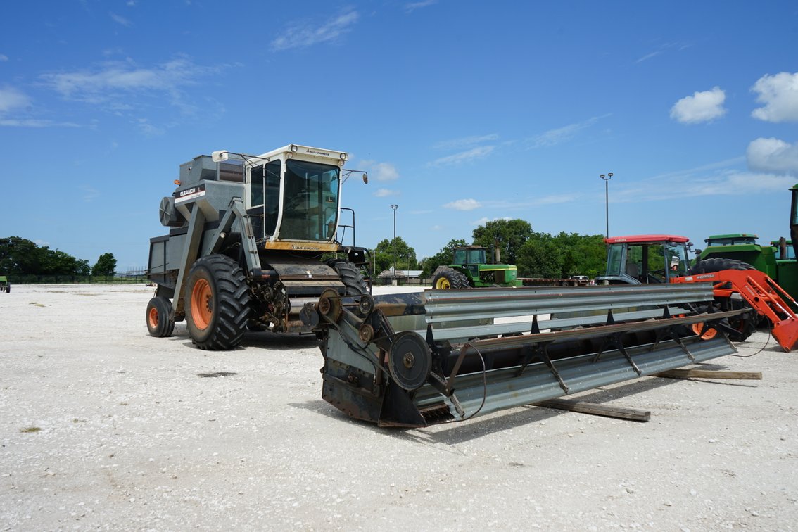Gleaner L Allis Chalmers Combine