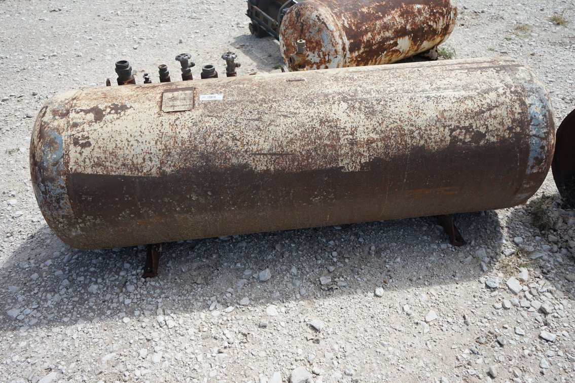 Large Truck Bed Propane Tank