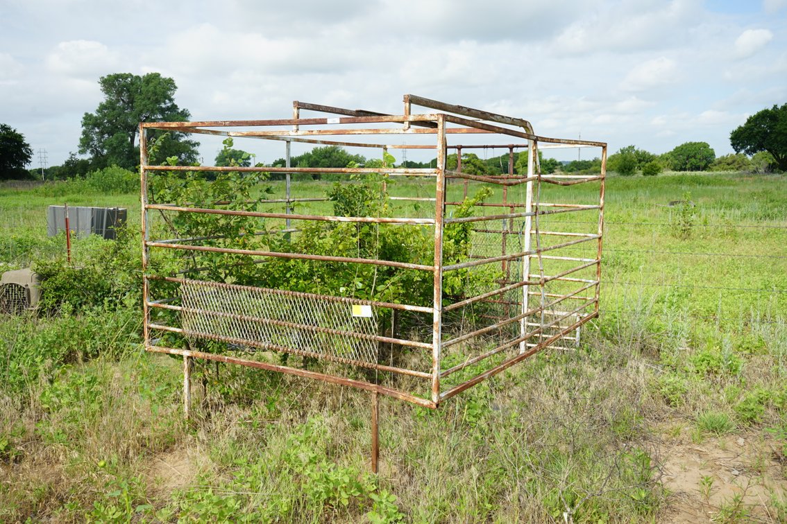 6' x 8' Truck Livestock Metal Carrier