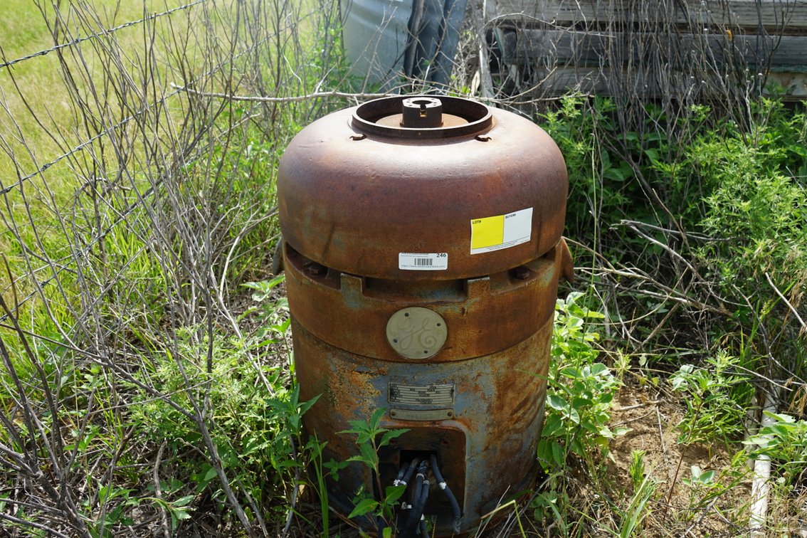 Old GE Well Pump Model 5K405XA16