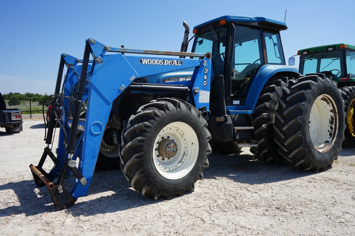 Ford New Holland 8970 4WD Tractor 
