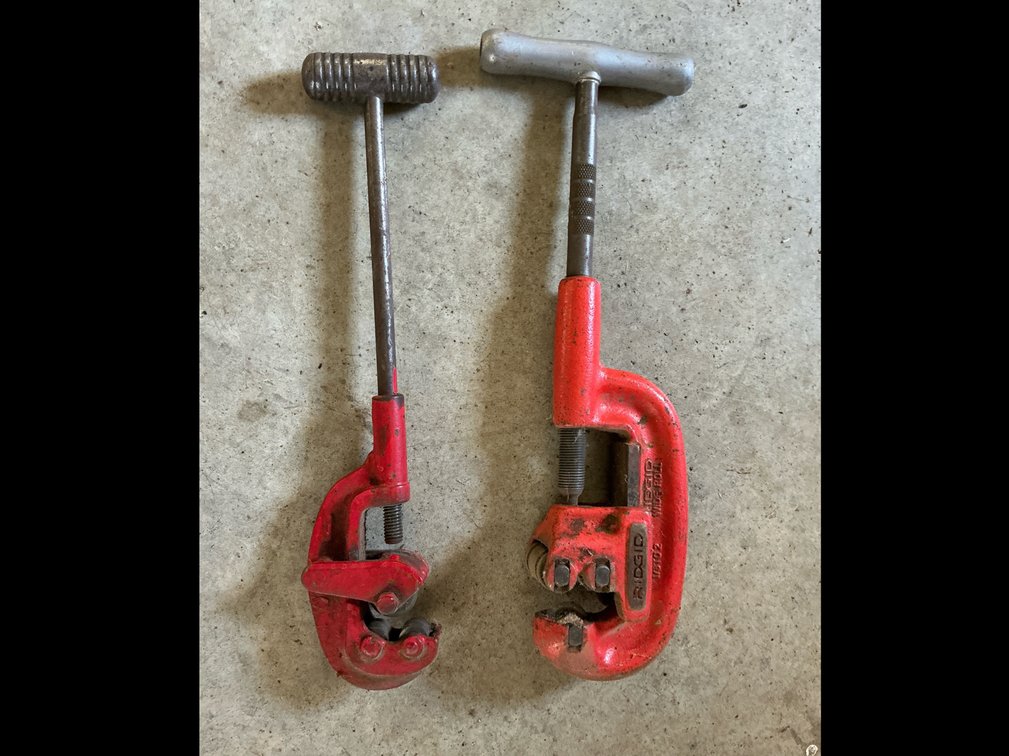 (2) pipe cutter