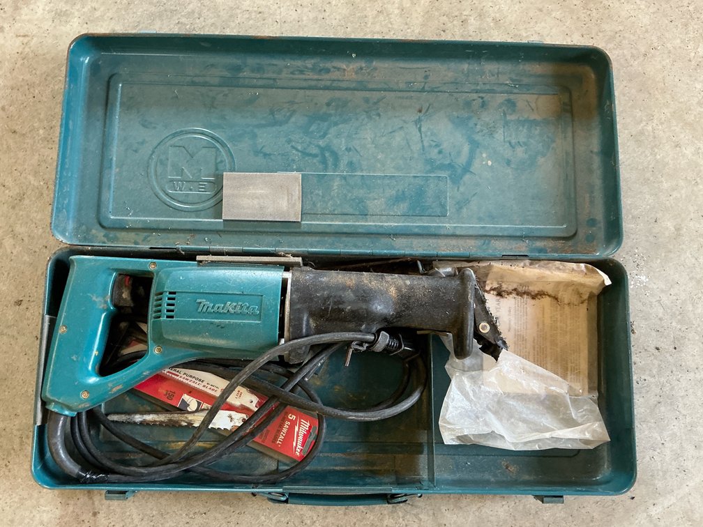 Makita saw