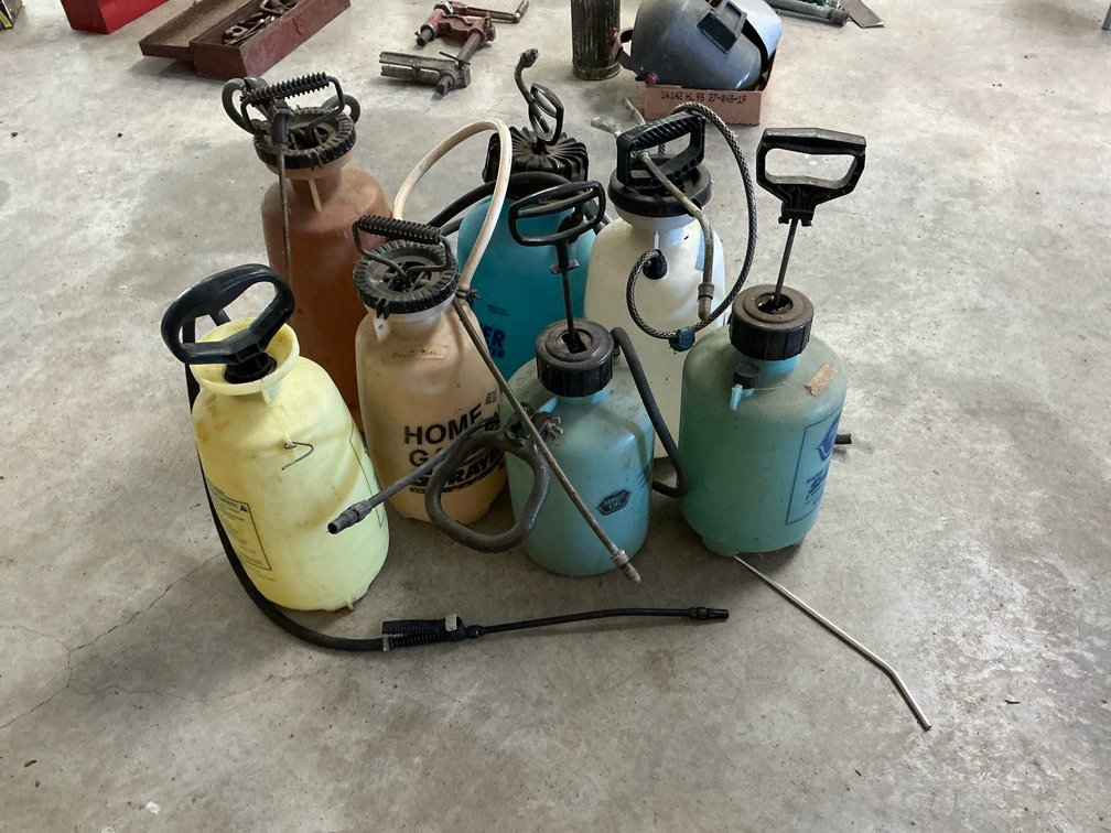 (7) Hand sprayers