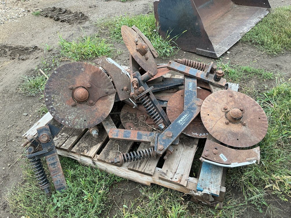 Yetter 8 row knife