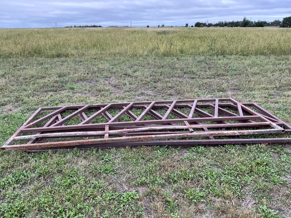 (3)feed rack panels