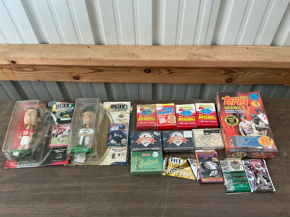Collector baseball cards plus more
